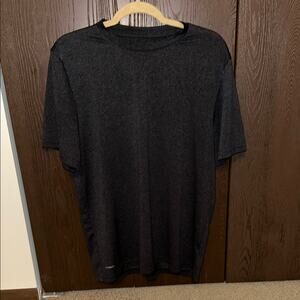 Athletic Works Gray Short Sleeve Tee - size large